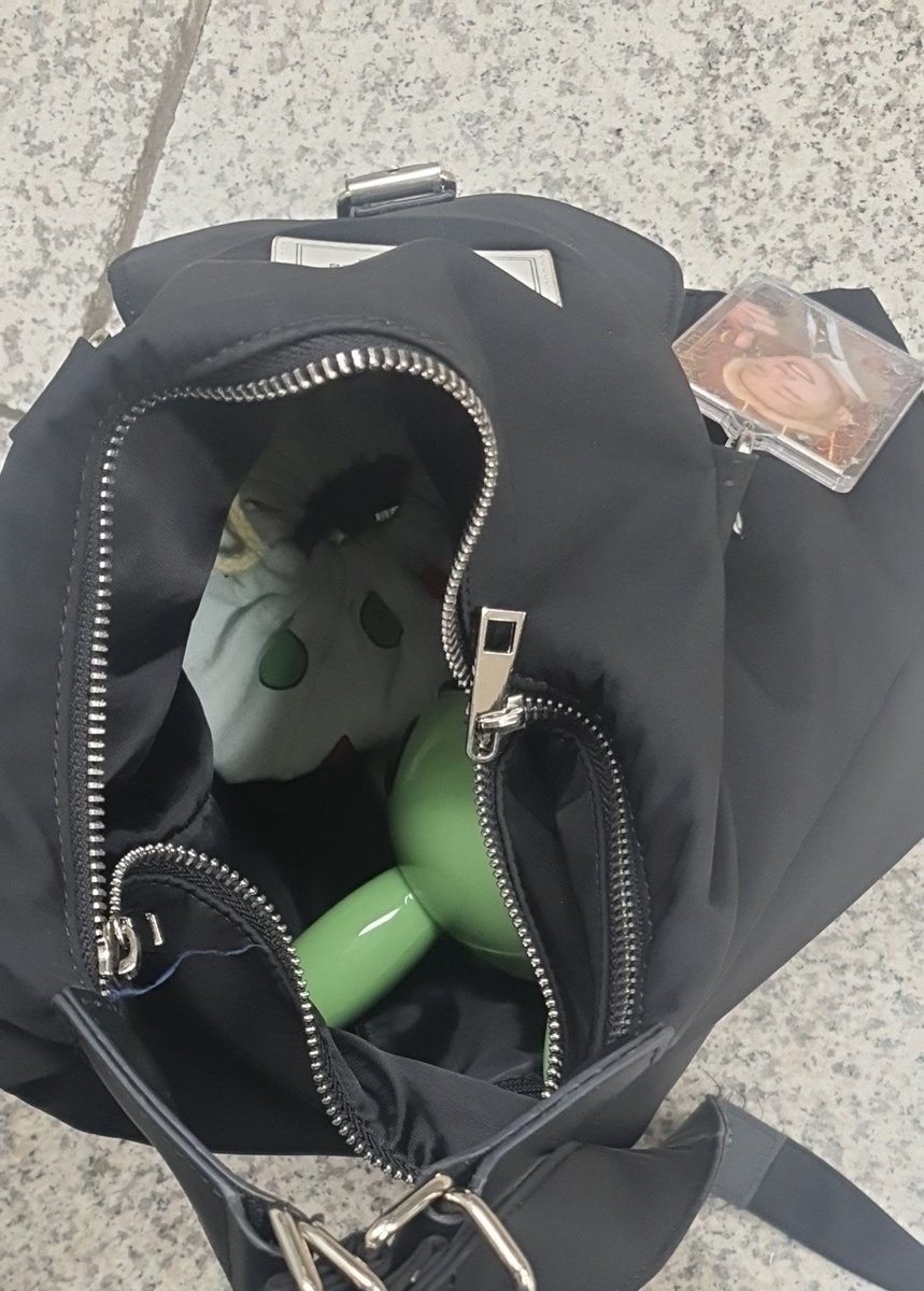 Thats_bap_dude's tweet image. 토요일 근무로 이제야 홍대로 출발하는 직장인은 울어요..