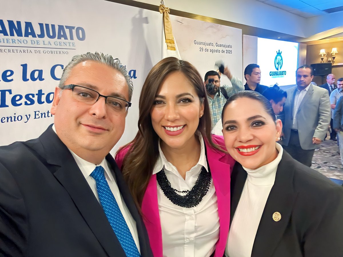 notariadomex's tweet photo. En el marco del inicio de la campaña “Septiembre, mes del testamento” en #Guanajuato y el Seminario de Actualización de notarios del estado, el Colegio Nacional del Notariado Mexicano, representado por el presidente del #CNNM, Not. Ricardo Vargas; el Gobierno de Guanajuato (@gobgente), encabezado por la gobernadora @LibiaDennise García Muñoz Ledo; y la presidenta del Colegio Estatal de Notarios de Guanajuato, Not. Pilar Fuentes Cortez, firmaron el convenio de colaboración para la utilización del Sello Digital Notarial para documentos emitidos por el gobierno estatal. Además, la gobernadora entregó Fiats Notariales a Irma Katia Zamora González, de Silao, César Humberto Garnica Robledo, de León, y Carlos Frausto Marzuca, de León.

Durante el evento estuvieron presentes:
Lic. Jorge Daniel Jiménez, secretario de gobierno de Guanajuato.
Not. Ricardo Gutiérrez, Secretario Académico del CNNM.
Not. Miguel Ramírez Silva, Vocal agrario del CNNM.
Not. Isidro De la Peña, Vicepresidente electo de Zona Centro.
Lic. Samantha Smith, presidenta municipal de Guanajuato
Lic. Eduardo Contreras, director de modernización y catastros de Sedatu.
Lic. Humberto Ángel Aliseda, en representación de la ABM.

Comunicado: https://t.co/H9HzKl9652

#NotariadoMexicano #JuntosPorElNotariado #MesDelTestamento #SEPTIEMBRE #sellodigitalnotarial