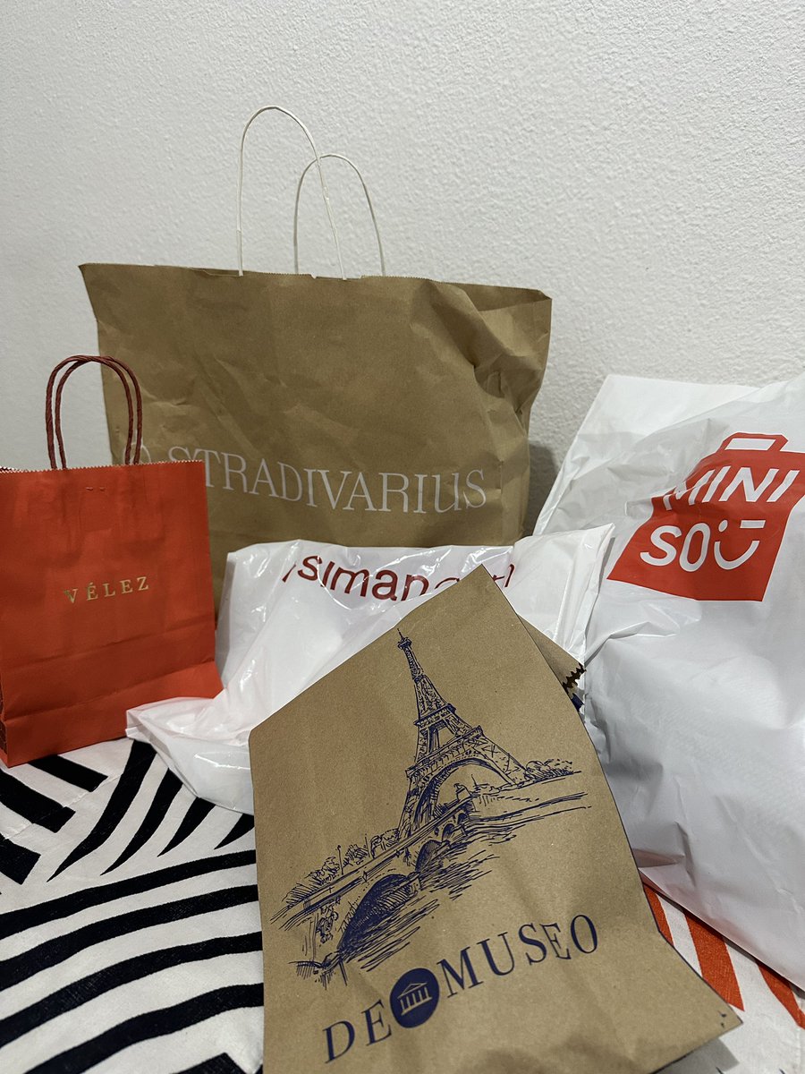 Jacobs_Amd's tweet photo. Terapia ✨🫰🏼
Pov: No pude ir al concierto de Juan Duque y del puro coraje fui a comprar cosas de chavas ❤️‍🩹 https://t.co/i9W0NOrrrc