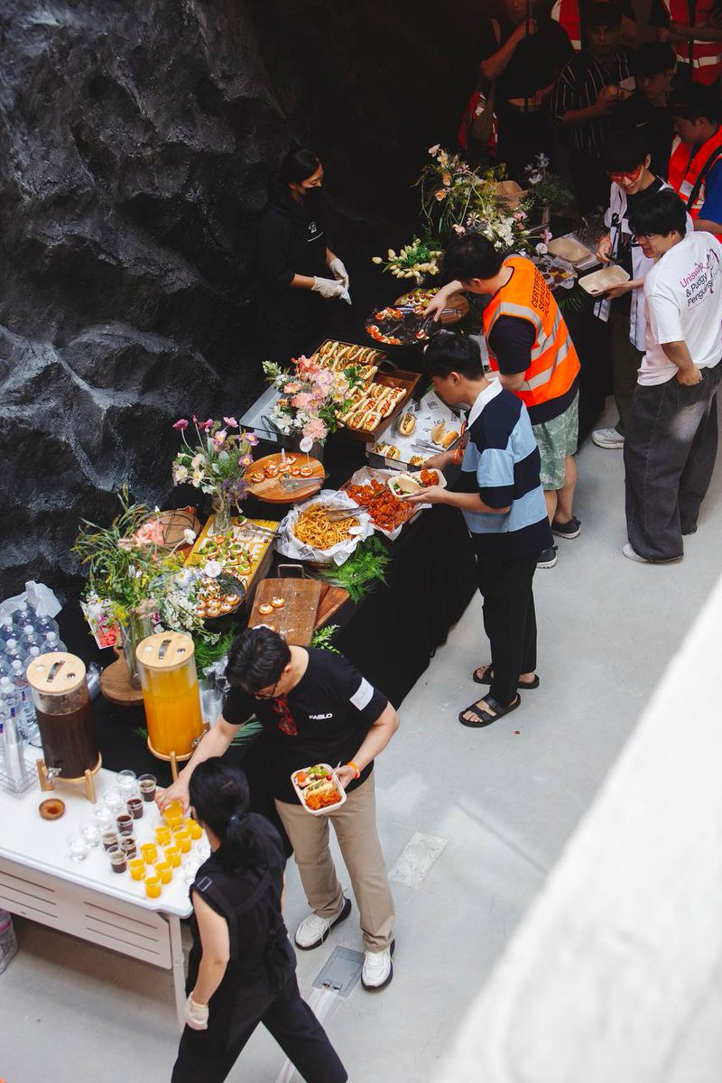 Zoe Chen 🧡👀 tweet media