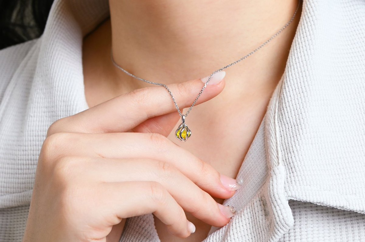 [#rt이벤트 #팔로우이벤트]

등불목걸이에 💛옐로우 야그(EFG)💛을 넣어봤어요!
오늘부터 9월4일까지 할인 이벤트 오픈합니다☺️✨
hiris.co.kr/product/efg-%E…

리트윗과 팔로우를 해주신 분들 중 한분에게
옐로우 야그 라운드컷 6mm 하나를 선물로 드립니다🤗