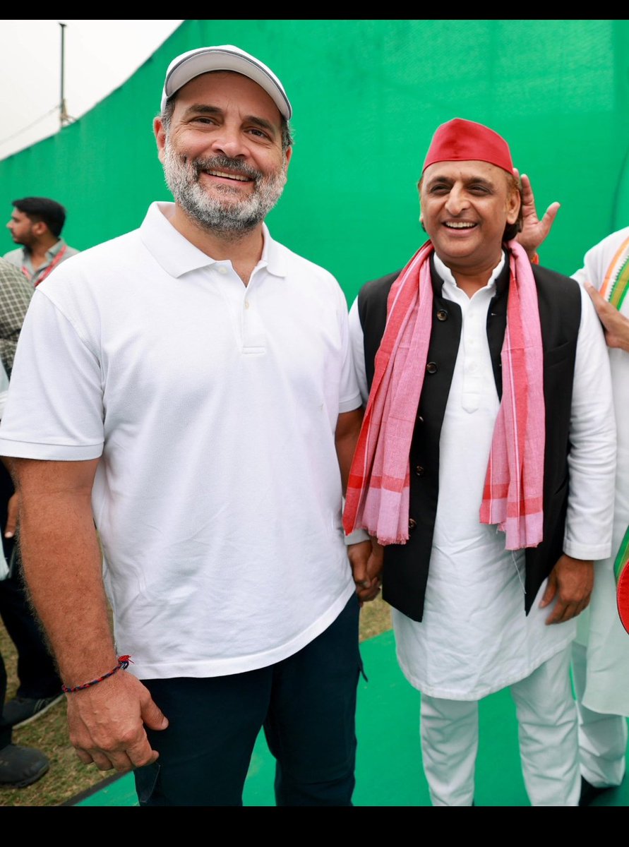 Ravendra Singh (@ravendra_iimc) on Twitter photo इस फोटो की अलग ही चर्चा चल रही है। <a href="/RahulGandhi/">Rahul Gandhi</a> और <a href="/yadavakhilesh/">Akhilesh Yadav</a> मिलकर <a href="/yadavtejashwi/">Tejashwi Yadav</a> के सीएम बनने पर बात कर रहे है या फिर यूपी वाला फार्मूला शेयर कर रहें है। इस फोटो की अलग ही चर्चा चल रही है। <a href="/RahulGandhi/">Rahul Gandhi</a> और <a href="/yadavakhilesh/">Akhilesh Yadav</a> मिलकर <a href="/yadavtejashwi/">Tejashwi Yadav</a> के सीएम बनने पर बात कर रहे है या फिर यूपी वाला फार्मूला शेयर कर रहें है।