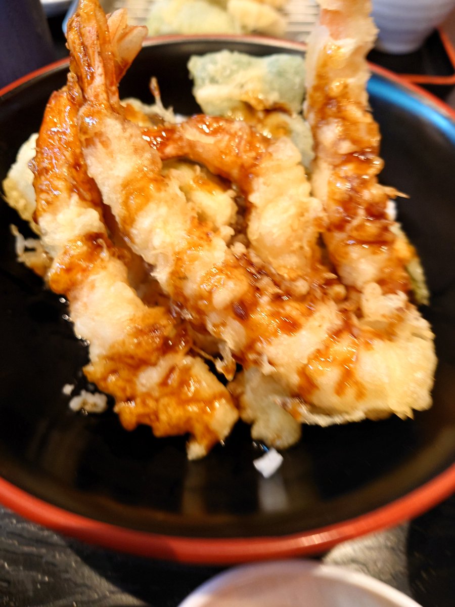 #清水ホビーショー

何とか時間に間に合いまして
設営完了しました。

で、ご挨拶回り終わったら
もうお昼！
エビさん食べてますｗ