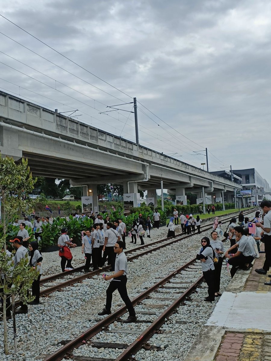 Shoutout to my ex-manager for pulling off Malaysia’s first linear park along a railway line! 

#PlacemakingJB #KelabBandarKitaJohorBahru