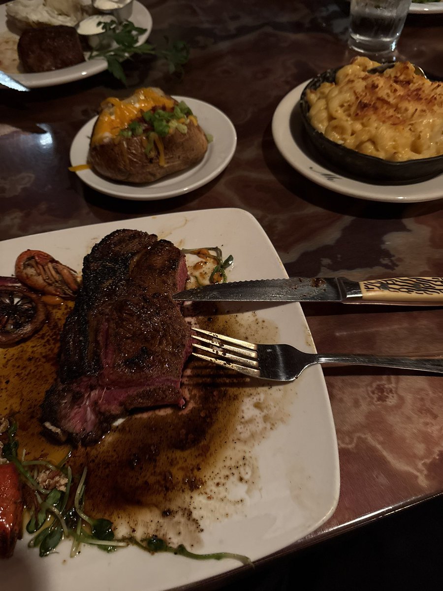 Larry Cooks tweet media