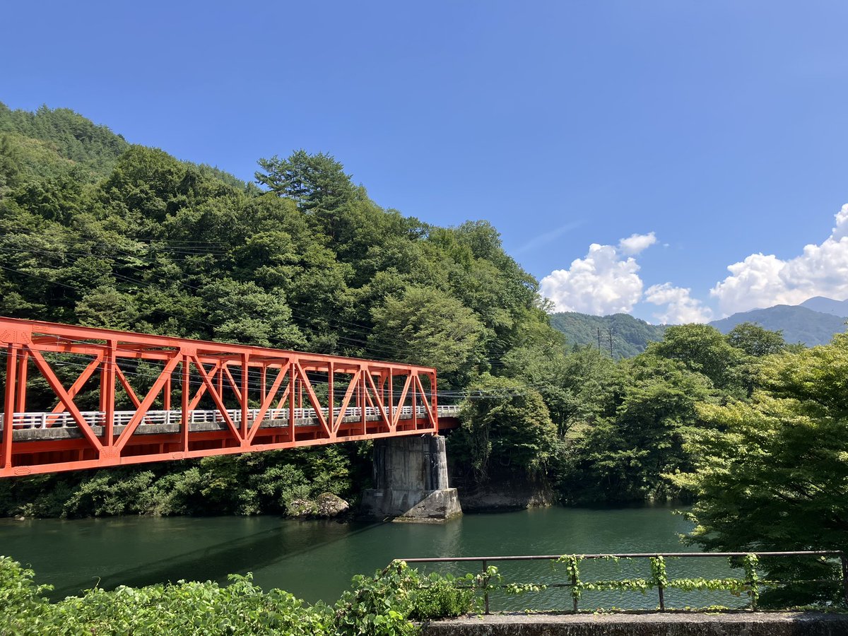 #８月のキャンプを写真４枚で振り返る
8月は暑いながらも
3回行くことが出来ました🫠
うち2回は初めて行った
銀河もみじオートキャンプ場と
無印良品南乗鞍キャンプ場🏕️

新しい場所は他の方のポストで
場所を知って行くことが増えたかも…
普段と違う場所というのも良いですね✨