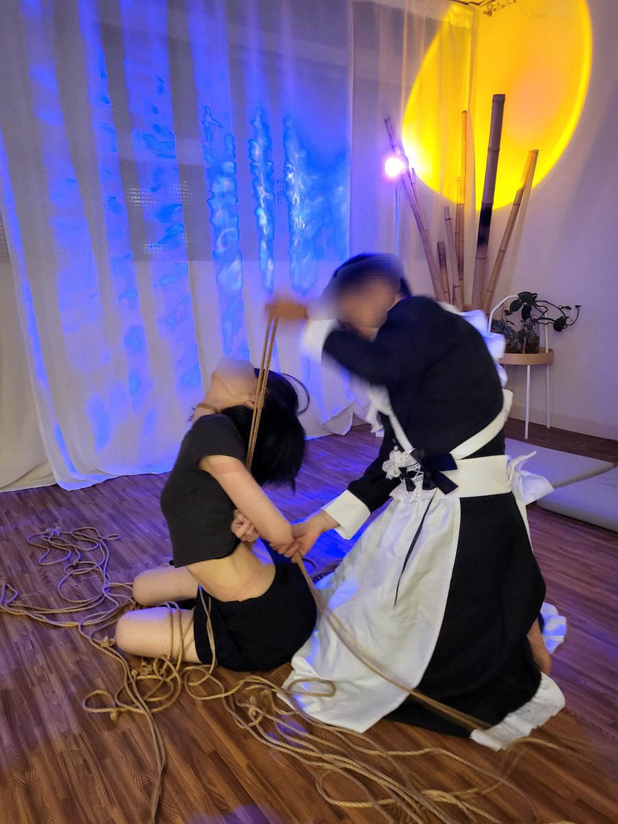 蘇諾すのん🐢取扱注意 (@sunon_sbr) on Twitter photo <a href="/RopeSalon/">貓樓上。繩語沙龍 🪢 Cats Downstairs Rope Salon</a> 貓執事之夜
腦袋一片空白所以直接交給韓子發揮,上去的時候還是有請他幫我數到三不然我會緊張🥲
原本以為會被折來折去,但其實是被扭來扭去,我的身體是一灘爛泥所以基本上非常好控制(也不太好控制)
過程中一直被關心這樣可以嗎?會不會痛?手還好嗎?
執繩者比我媽還關心我again ✌️ <a href="/RopeSalon/">貓樓上。繩語沙龍 🪢 Cats Downstairs Rope Salon</a> 貓執事之夜
腦袋一片空白所以直接交給韓子發揮,上去的時候還是有請他幫我數到三不然我會緊張🥲
原本以為會被折來折去,但其實是被扭來扭去,我的身體是一灘爛泥所以基本上非常好控制(也不太好控制)
過程中一直被關心這樣可以嗎?會不會痛?手還好嗎?
執繩者比我媽還關心我again ✌️