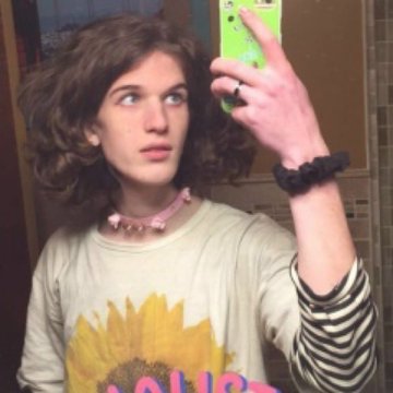 será que eu (esquerda) tenho chance com essa moça (direita)?