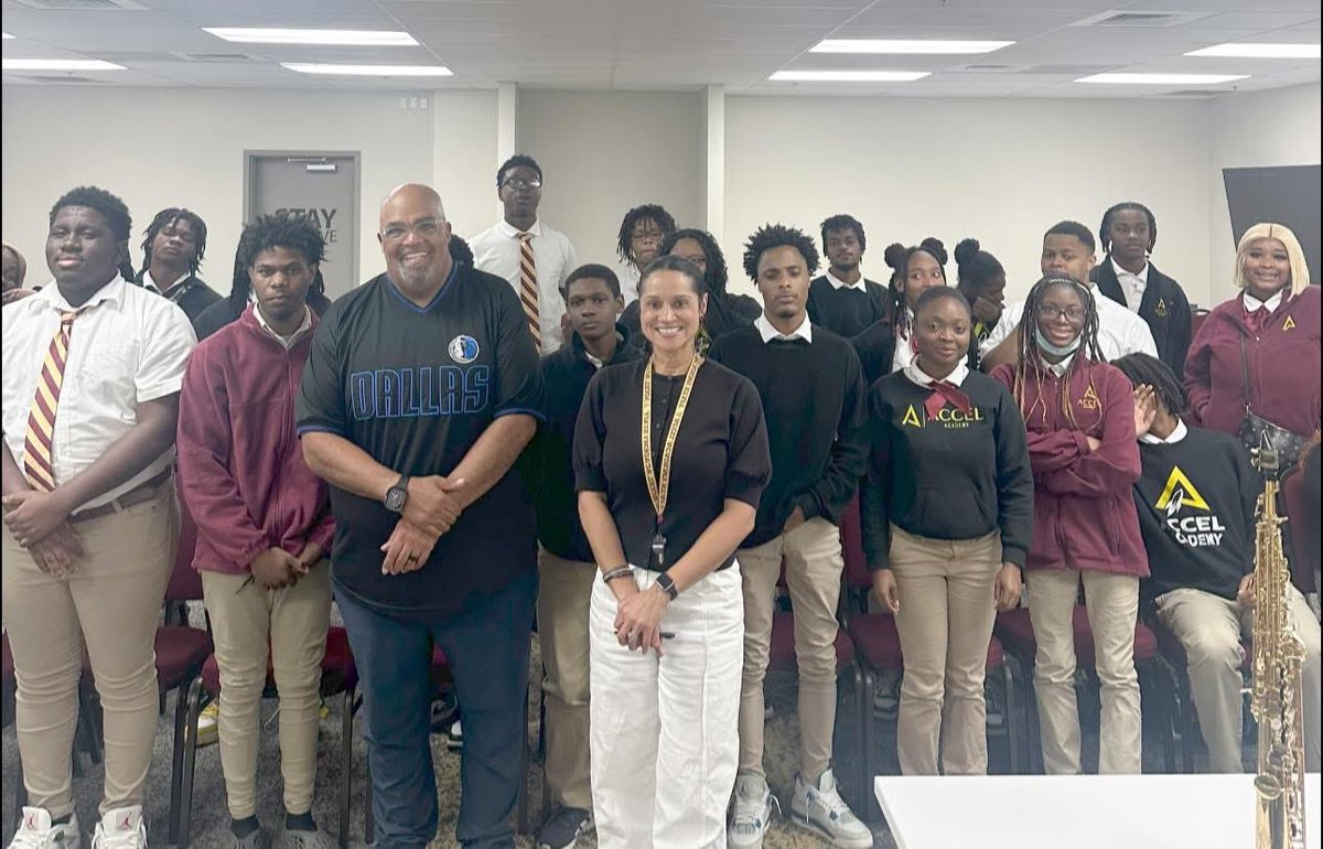 Jac1ynStringer's tweet image. Thank you Reggie Dabbs, a distinguished motivational speaker, for sharing his valuable insights.  His life story was deeply moving and conveyed a vital message to our SENIORS: although the past cannot be altered, the future is within their power to change.  #ExcellenceEveryday