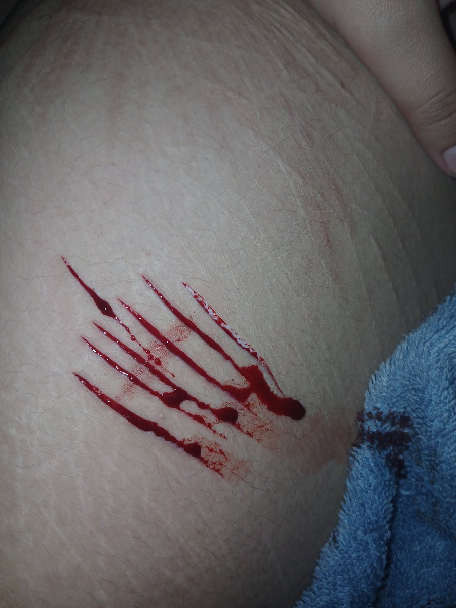 Roting_Blood95's tweet photo. Why cant he just notice me #shtwt #Styrofoamtwt https://t.co/57Sf21qaqA