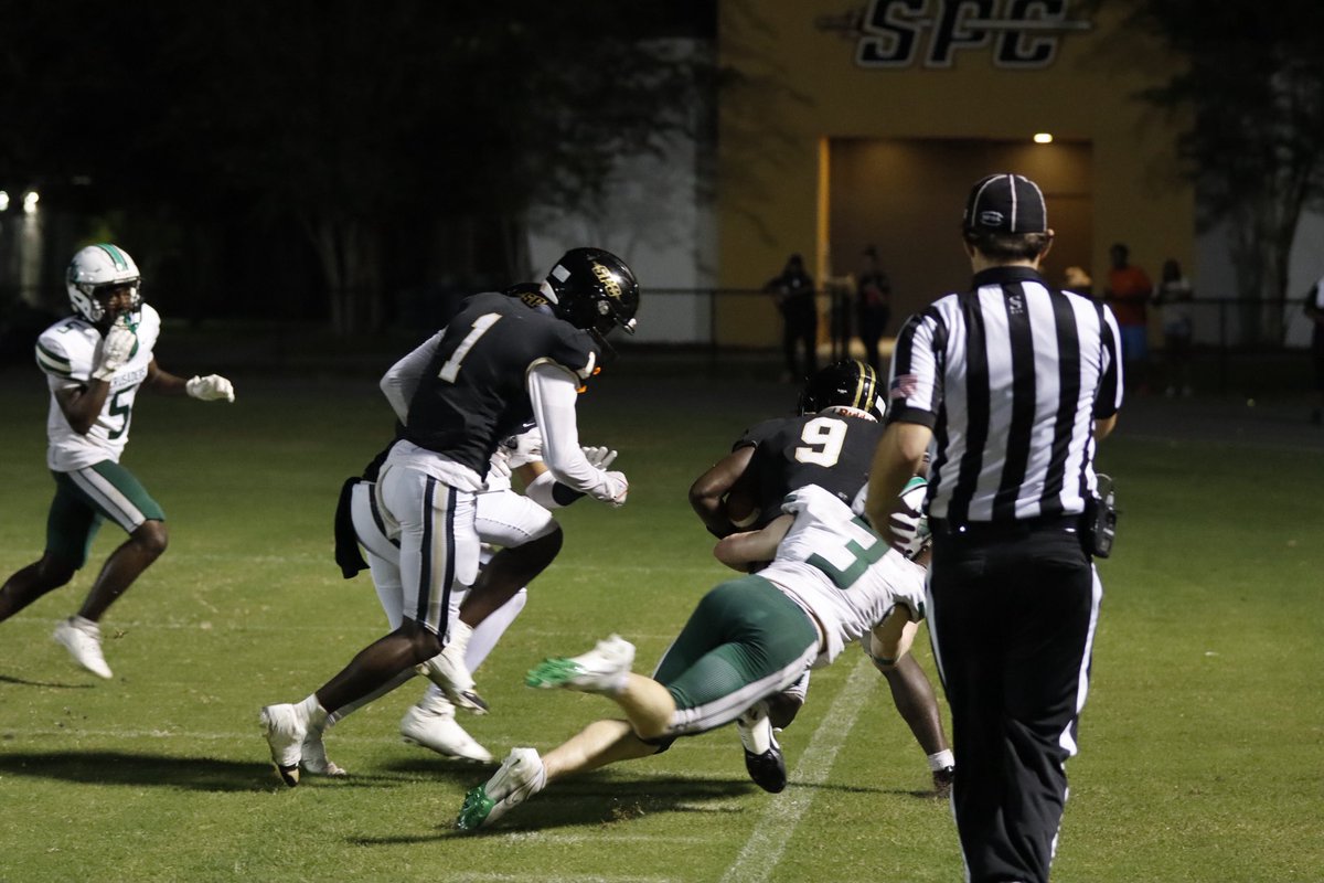 FUMBLE RECOVERY <a href="/C9iinnee/">Courtney Taylor</a>