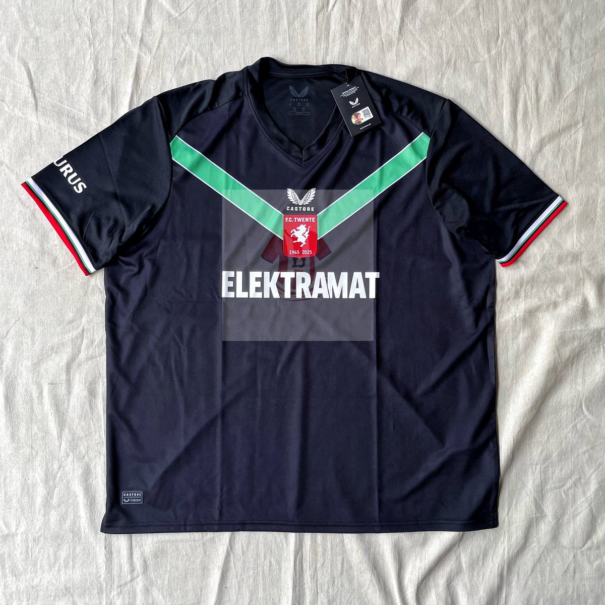 Ilham Jersey Store (@ijstore_id) on Twitter photo Bismillah #jersey4sale
Fc Twente Home/Away/Third 24/25
Size 2XL ( 80 X 65 )
BNWT
Harga 1.200K / Pcs
cc <a href="/Jerseyforum/">The OG Indonesian Blokecore</a> <a href="/jich2024/">Jerseyiscominghome</a> <a href="/jersey_ciamikk/">Follow IG @Jerseyciamik</a> <a href="/jerseysneil/">#lelangsneil</a> <a href="/jerseycadangan/">Jersey Cadangan</a> <a href="/RCJerseyOri/">#RCJerseyOri Football Shop</a> Bismillah #jersey4sale
Fc Twente Home/Away/Third 24/25
Size 2XL ( 80 X 65 )
BNWT
Harga 1.200K / Pcs
cc <a href="/Jerseyforum/">The OG Indonesian Blokecore</a> <a href="/jich2024/">Jerseyiscominghome</a> <a href="/jersey_ciamikk/">Follow IG @Jerseyciamik</a> <a href="/jerseysneil/">#lelangsneil</a> <a href="/jerseycadangan/">Jersey Cadangan</a> <a href="/RCJerseyOri/">#RCJerseyOri Football Shop</a>