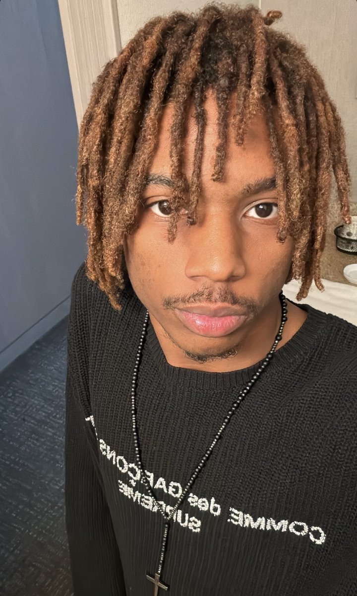 NUB0WL's tweet photo. Midwxst has cancelled his Archangel tour after his mom grounded him for staying up on a school night 💔🥺 https://t.co/rEH0zzEKtp