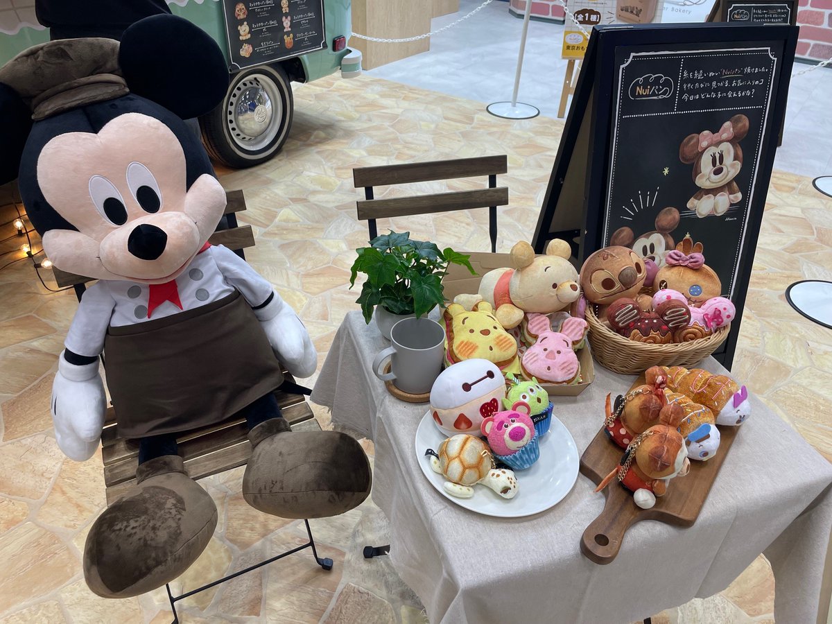 #東京おもちゃショー2025
タカラトミーアーツ ブース紹介
1⃣Nuiパン

まるでパン屋さん🥖のような物販コーナーと、スペシャルワゴン「Nuiパンキャラバン」を展開中🚍
