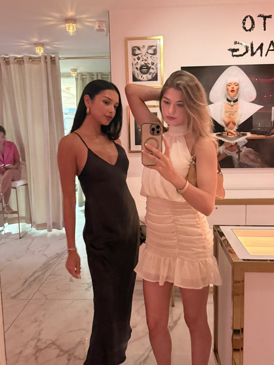 all4avery's tweet image. rt if you’d let us embarrass you together