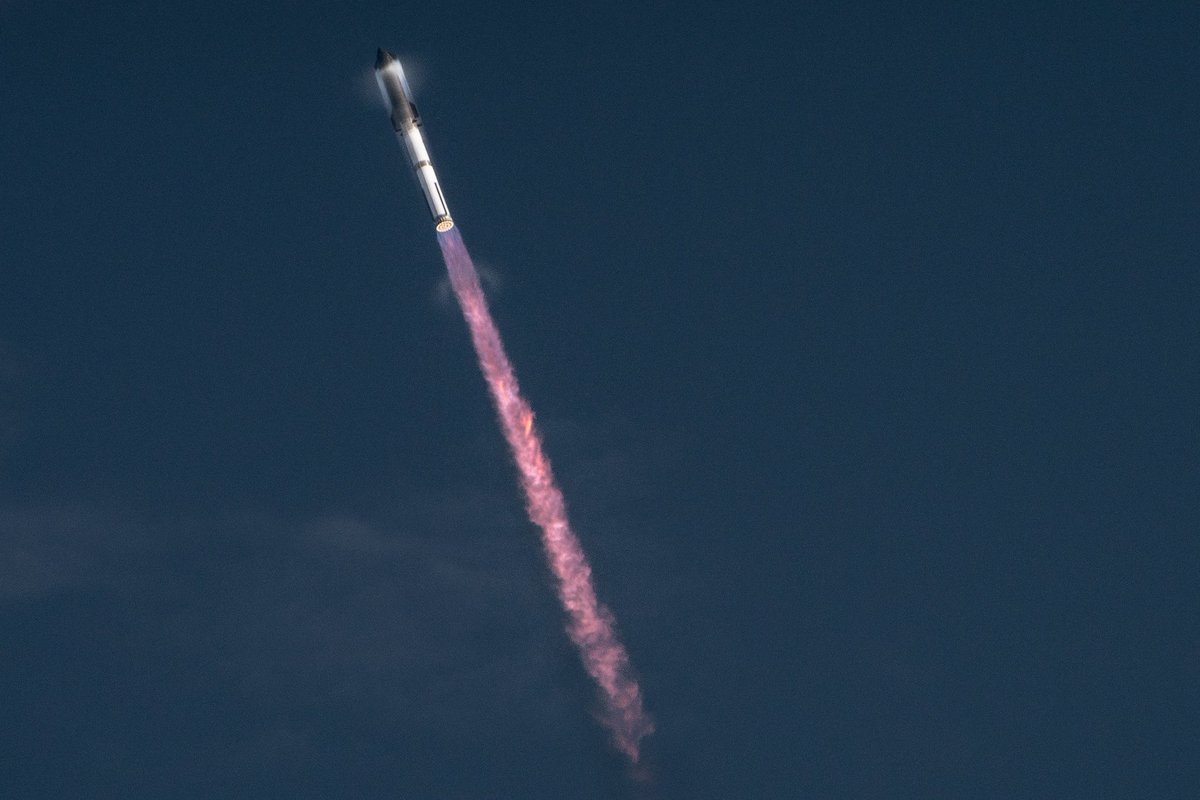 Starship goes trans-sonic 🔥

This week's Starbase Flyover Update is live! Going over images taken pre-launch, during launch and launch recap:
youtu.be/jio4qhLfxe0?si…