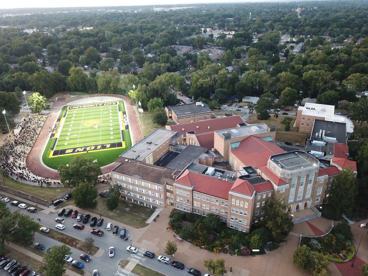 TeamATGSPORTS's tweet image. Big things cooking at THE U!!! Congrats to @willfranklin_85 on their 20-0 home opening win. New turf and lights created a spectacular view of the game. Coming soon…New track, bleachers, and multipurpose baseball/softball/soccer field.
#LionPride #RamTurf #SyntheticTurf…