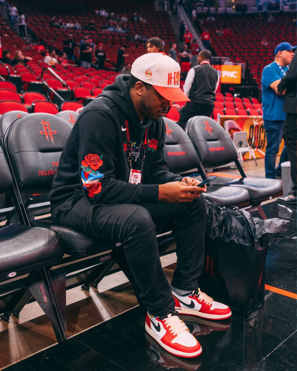 therealMVP_'s tweet photo. Houston Rockets: Season 7️⃣ https://t.co/yTliPKw89l