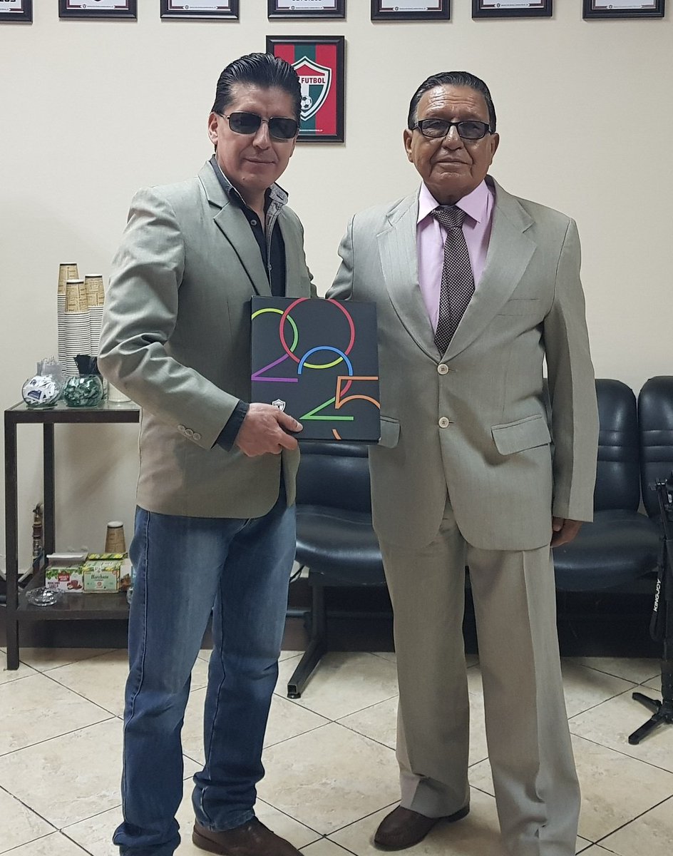 roldan_jimmy's tweet image. ☑ Así lo confirmó el Lic. #JoséCevallos (P) de la #AFPT, a nuestro medio digital posterior al evento de premiación realizado la tarde de hoy.

#BañosCF campeón provincial, obtuvo su cupo a @CopaEcuador 
2026,

Informa: #JimmyRoldán
Zona Deportiva Riobamba
¡Hacemos la diferencia!