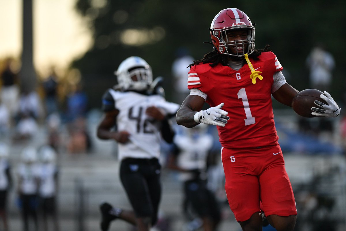 goredelephants's tweet image. US 42 - THEM 14
🔴🐘🏈 is now 3-0
Complete photo gallery coming tomorrow #GoBigRed