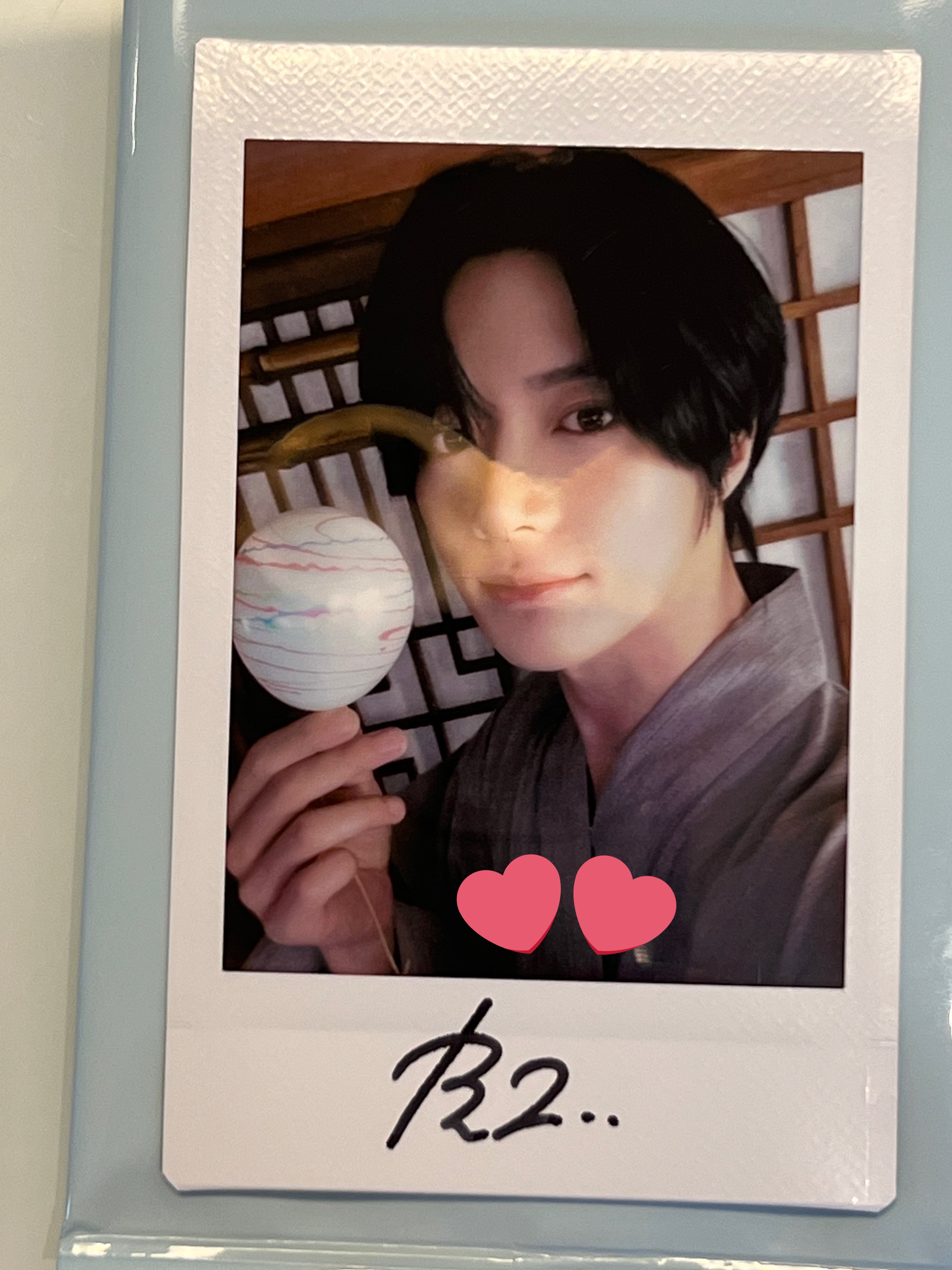 【希少、美品】BTS 全メンバー直筆サイン入り　チェキ　写真 BTS トレカ チェキ風 サイン入り - メルカリ