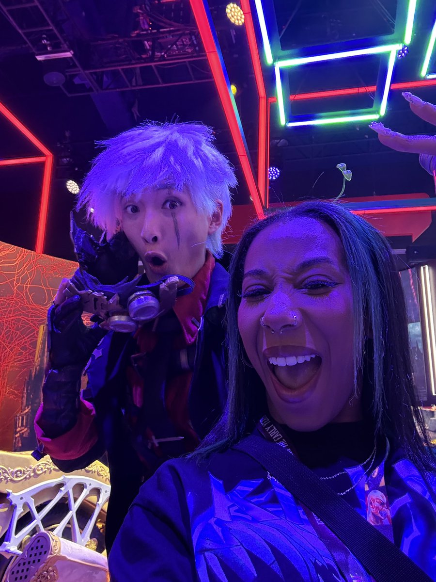 randomly saw <a href="/auzziejlee/">AUZZIE → PAX West</a> 😭🤣