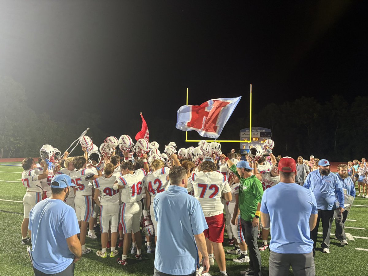 HHS_MNTNEER_FB's tweet image. 1-0 ⛰️#hhsfootball #mountaineerfootballfamily #heritagefootballfamily #climb