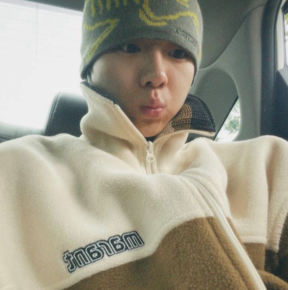 잊어니! tweet media