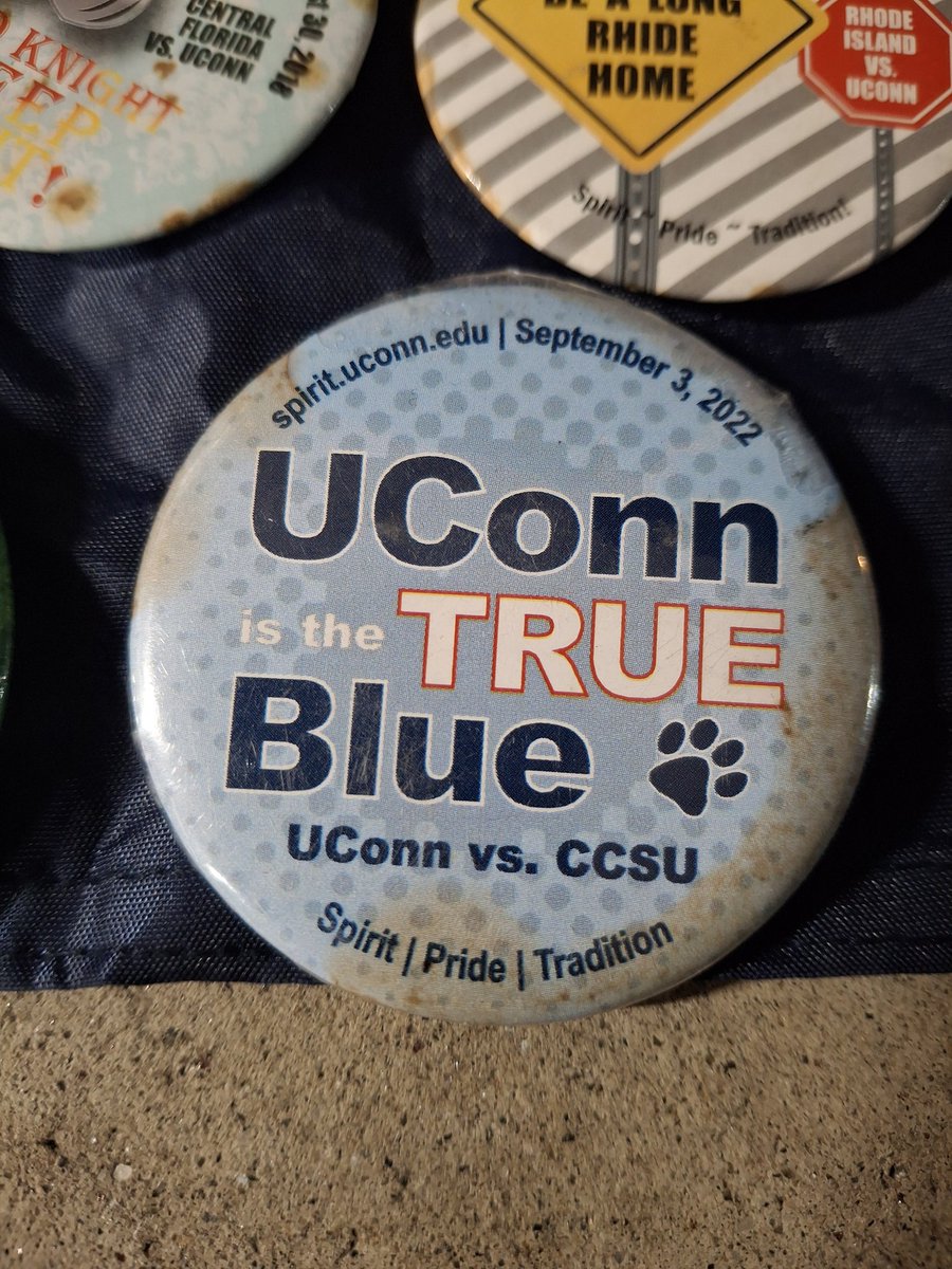 MarcjzHARTFORD's tweet image. Need pins this year!! #PackTheRent #HuskiesOverEveryone #BlockC @UConnFootball
