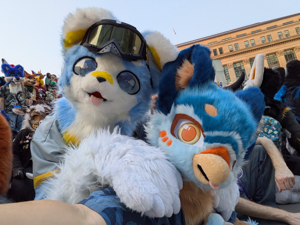 Double cute! 

<a href="/AzurePaws36/">AzurePaws</a> :D

#fursuitfriday