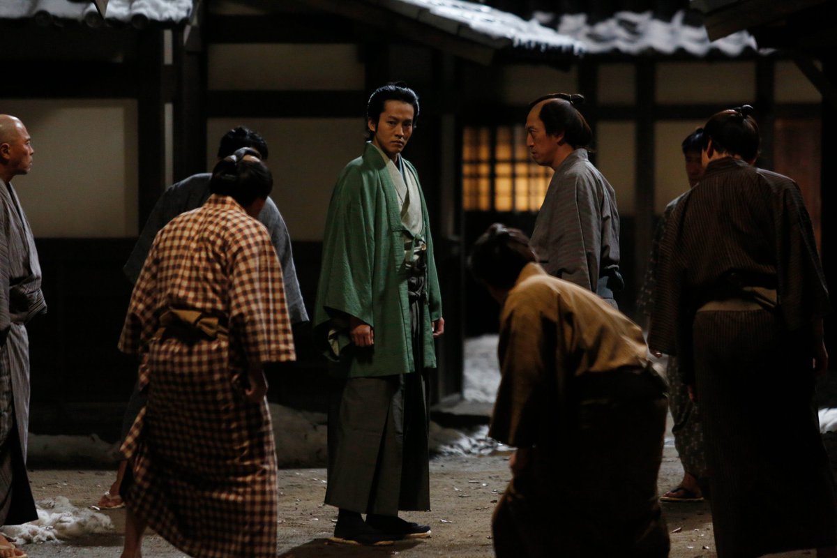 Popcorn100777's tweet photo. 『雪の花 ―ともに在りて―』（2025年）

無名の町医者は、日本を救う花になった
江戸末期、天然痘に挑んだ町医者・笠原良策の実話ドラマ。松坂桃李が良策を芳根京子が妻を役所広司が師を熱演。小泉堯史監督が紡ぐ命と家族の温もりが胸を打つ感動作

#雪の花ともに在りて
#松坂桃李
#芳根京子
#映画紹介 https://t.co/sMs8ZFxeBy