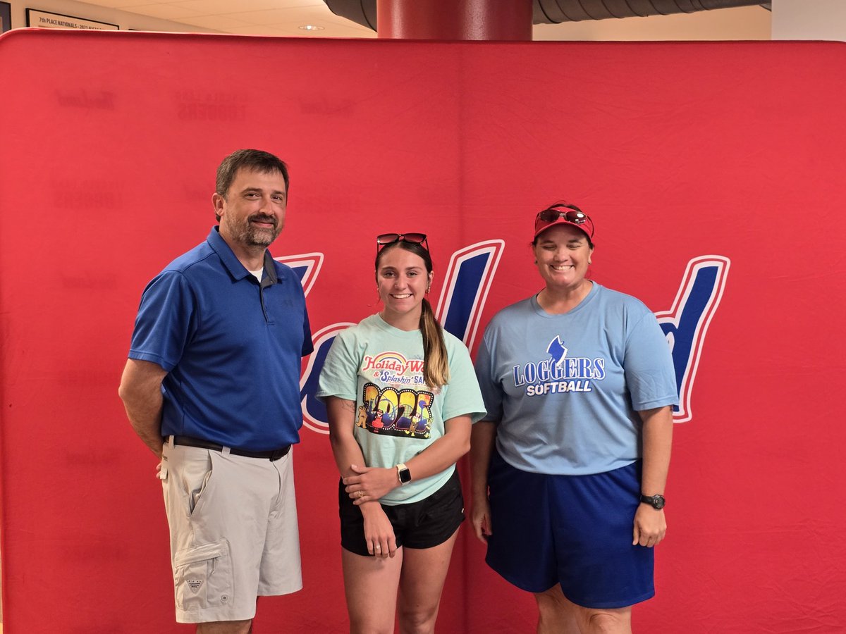 AubryCross7's tweet photo. Want to thank Coach Messina, Coach Blaum and Coach Patterson for a great visit tonight at Lincoln Land!! 
@nateblaum @CoachDustinFC @Loggersoftball https://t.co/L5hvitNNY8