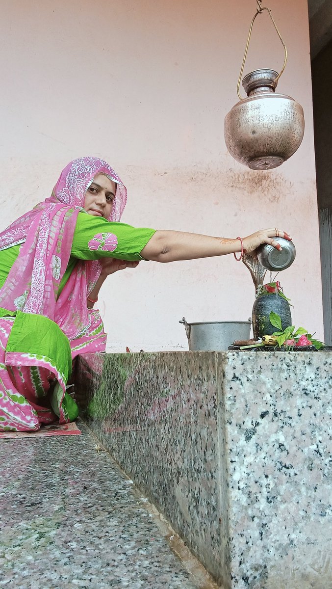 शिव ही शक्ति 
शिव की महिमा 
बोलो हर हर महादेव