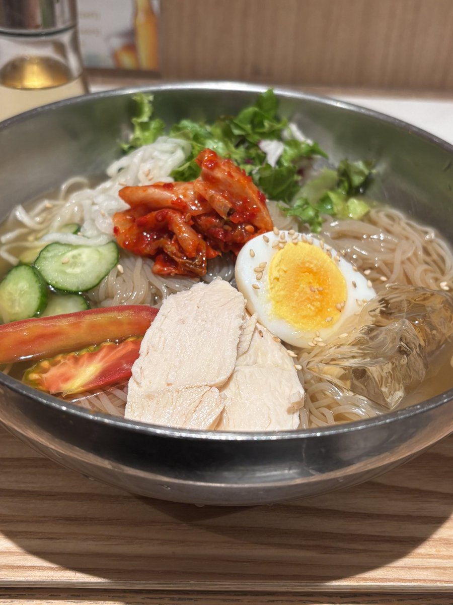 gDMhozuFus5NrG8's tweet image. 昨日の猫ちゃんと食した麺
そして今日は不味いバリウムに苦戦…