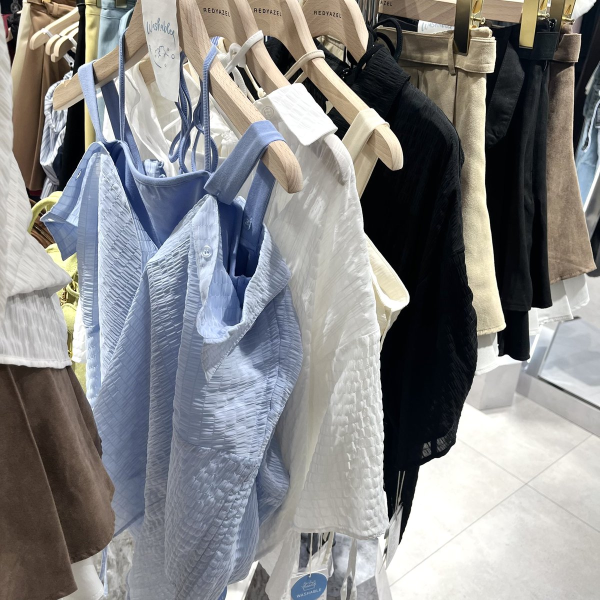 秋を先取りできちゃうかわいいコーデを発見🔎🍂✨

カラバリも豊富で嬉しい🤎♬.*ﾟ
みんなも見に行ってみて〜🫶🏻.ᐟ.ᐟ

✔︎︎︎︎ 3F REDYAZEL

<a href="/RedyAzel/">REDYAZEL(レディアゼル)</a>