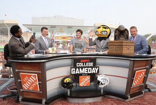 Benjaminandera's tweet image. Gonna miss you Coach Corso!! #LeeCorso #CollegeGameday 🖤💛