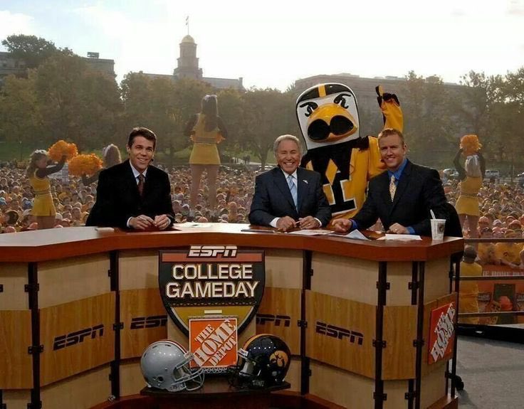 Benjaminandera's tweet image. Gonna miss you Coach Corso!! #LeeCorso #CollegeGameday 🖤💛