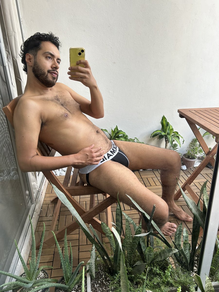 cuatrohuevos4's tweet photo. 🤳 😘 te mando un beso https://t.co/k1Aos49dqp