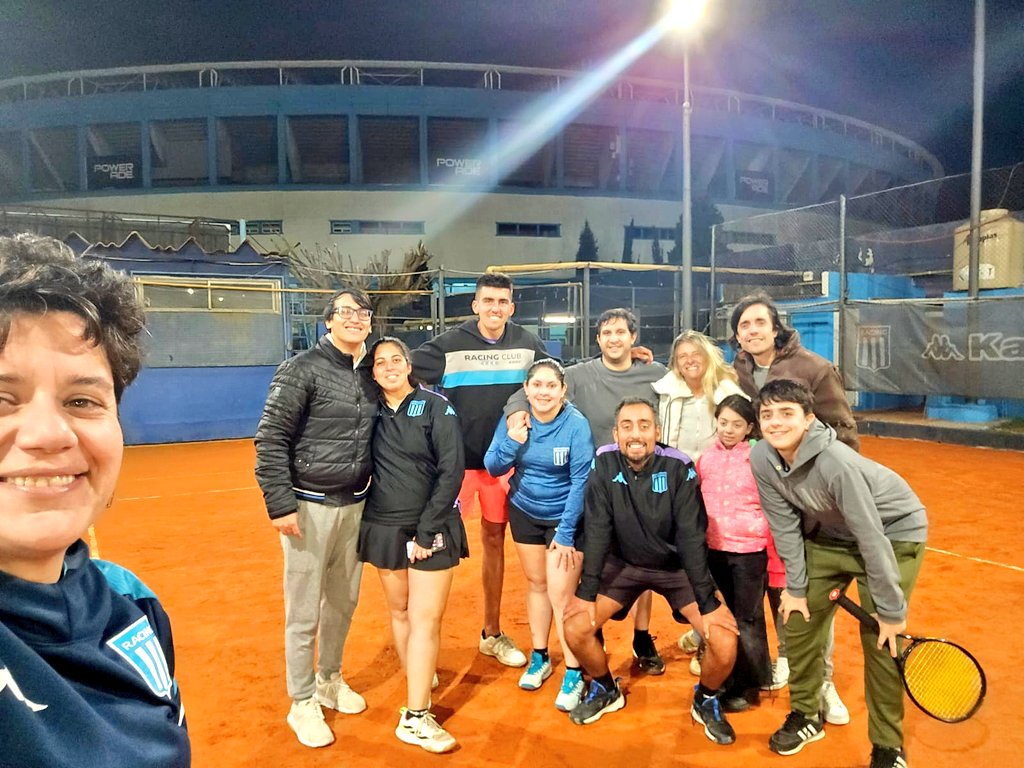 💙⚪ COPA AMISTAD 
CATEGORÍA Mixto +30 A
🎾 Racing 2️⃣➖1️⃣ Ateneo Parroquial R. Calzada

👉 ¡Tercer triunfo consecutivo de nuestro equipo en el torneo!
Orgullo celeste y blanco 💪

#CopaAmistad #RacingTenis #VamosRacing
