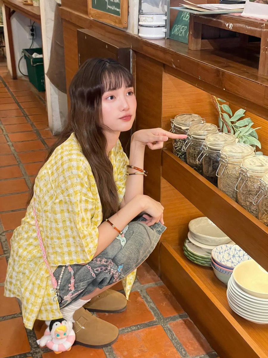 JingPloy_PH's tweet image. don&apos;t be too obvious now

#JingjingPiploy