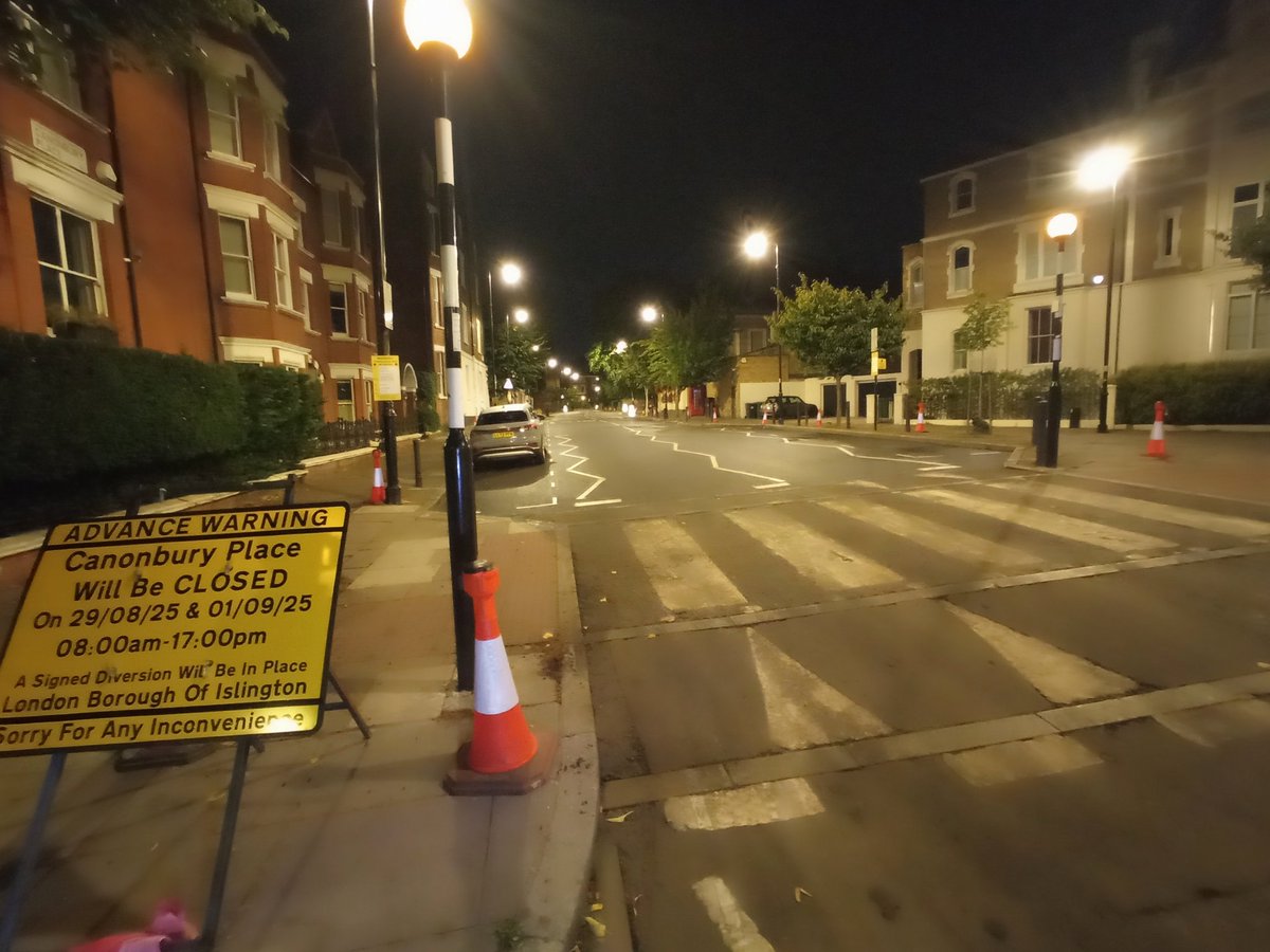 MacLondon tweet media