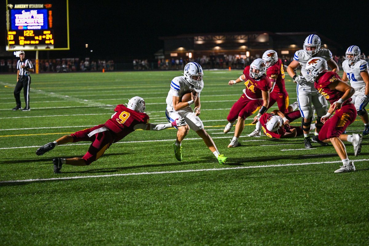 Wolves were down 24-17 with just over 2 minutes to go here are the three plays that gave the Wolves the W!
Bomb to Isaiah Oliver
Touchdown to Jordon Green
Two Point conversion by QB Mack Heitland
#FridayNightLights #gowolves