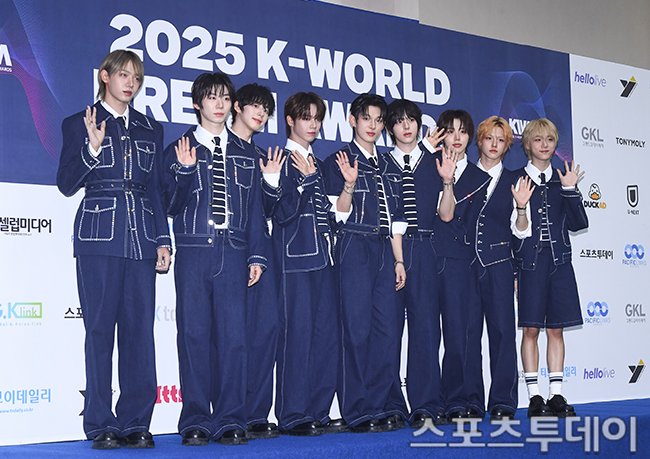 K-POP・アジア KBS2_tt A'GEM/9 × .kom『SINCITY/シンシティ』NEW WORLD BLUE LOGO T
