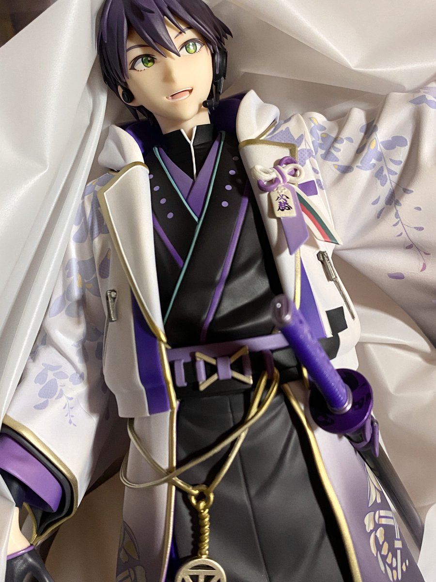 剣持刀也さんのスケールフィギュア、届いた〜〜❕ フィギュアの剣持