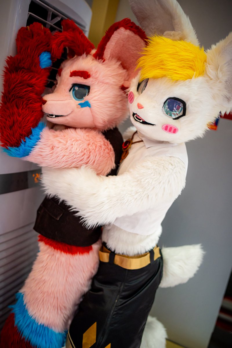 偷襲！

🐕：曾皓獃
📷：魯碳角

#FursuitEveryday