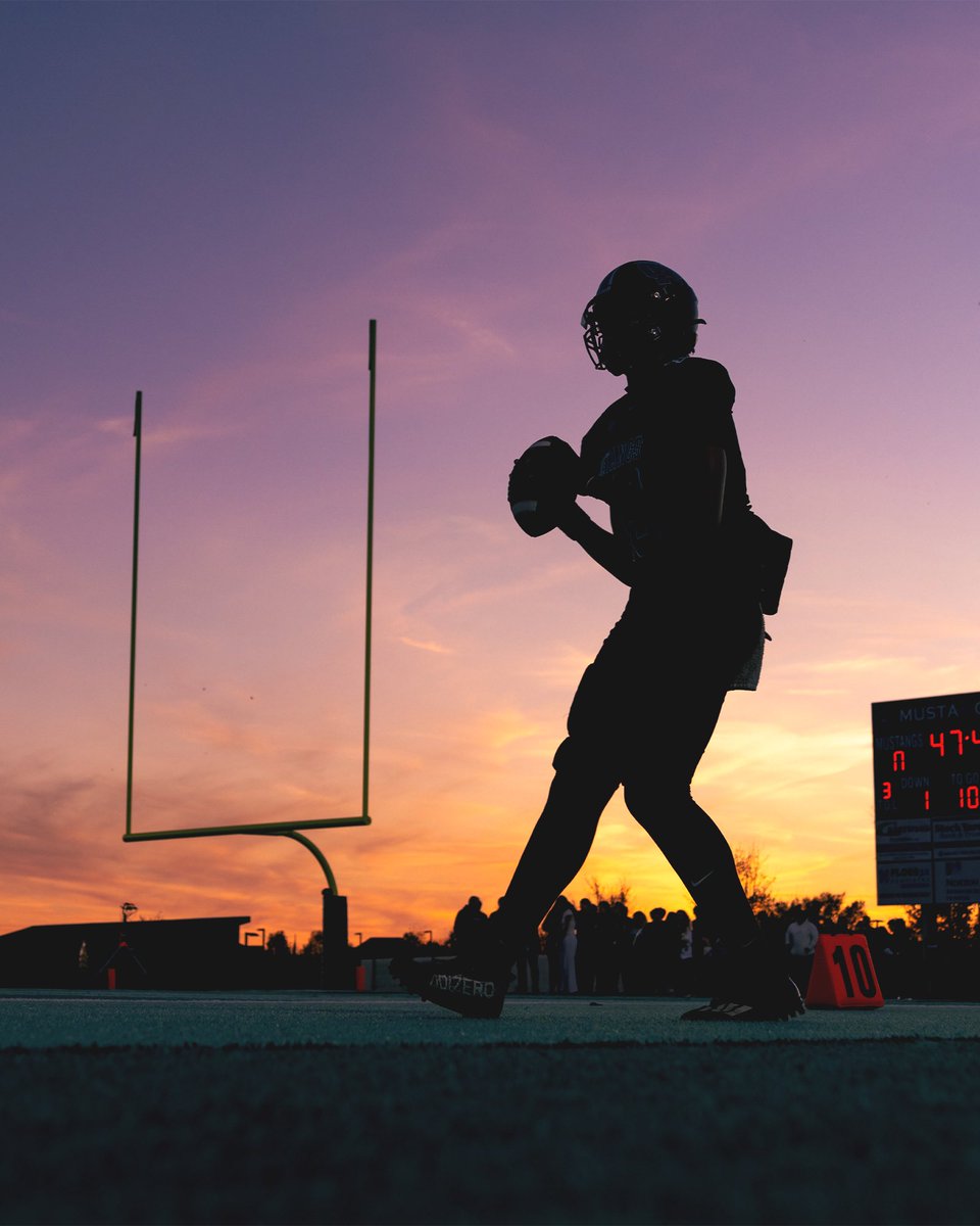 🏈📸I will be at north oldham vs oldham county (9/5) &amp; north oldham vs south oldham (9/12) - if you are interested in pictures, DM me! 
likely the only games I'm at this year