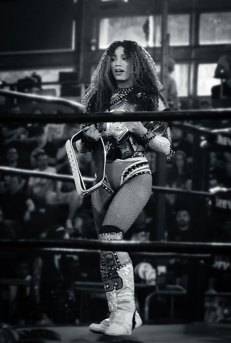 MonicaLikesAEW's tweet image. At least I got some great photos of the 🐐 at RevPro eh? I usually don&apos;t like b&amp;amp;w tbh but she looks so gorgeous I couldn&apos;t resist 😍 
📷 by me

#revpro #aew #MercedesMone #ROHDBD