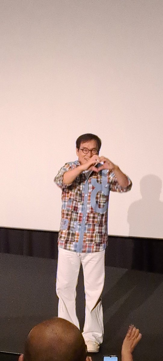 Takashi121930's tweet image. 「#ベスト・キッド:レジェンズ」上映後の #ジャッキー・チェン 舞台挨拶。ジャッキー、本当に気さくでチャーミングでファンサービスもたくさんしてくれて素晴らしかった✨楽しくて最高の時間をありがとうございました✨
#ベストキッドレジェンズ 
#TOHOシネマズ六本木ヒルズ
