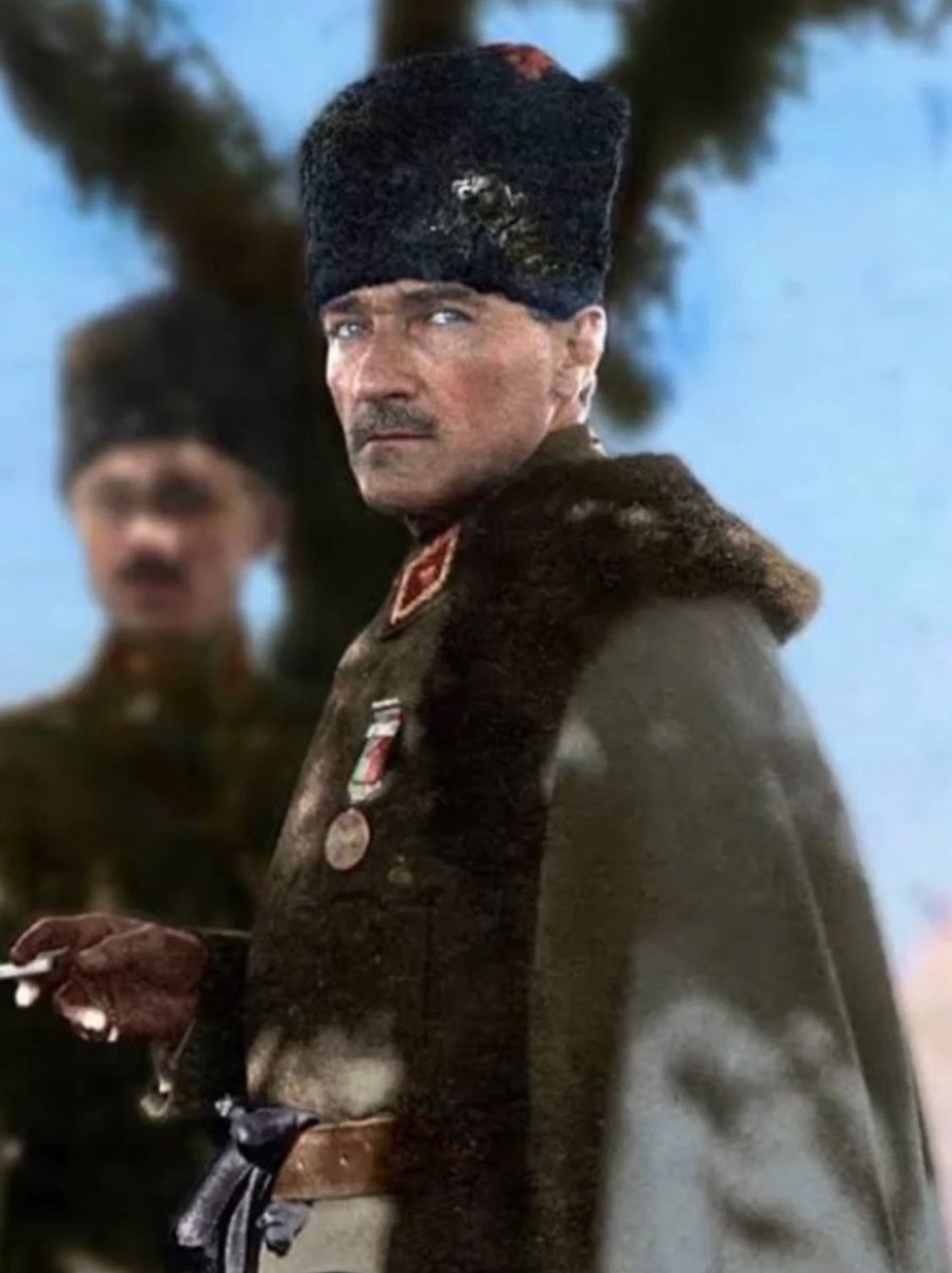 Bugün; ömrü savaş meydanlarında geçmiş -başta Mustafa Kemal- bir avuç vatanperver subayın ölümsüz eserinin, bir ulusun bağımsızlık mücadelesinin askeri dehayla tarihe geçtiği günün 103. yıldönümü.
Kutlu olsun!
5 yıl önce <a href="/BurakBakis/">Burak Bakış</a> ile Nutuk'tan Atamızın sözleriyle anlatmıştık.