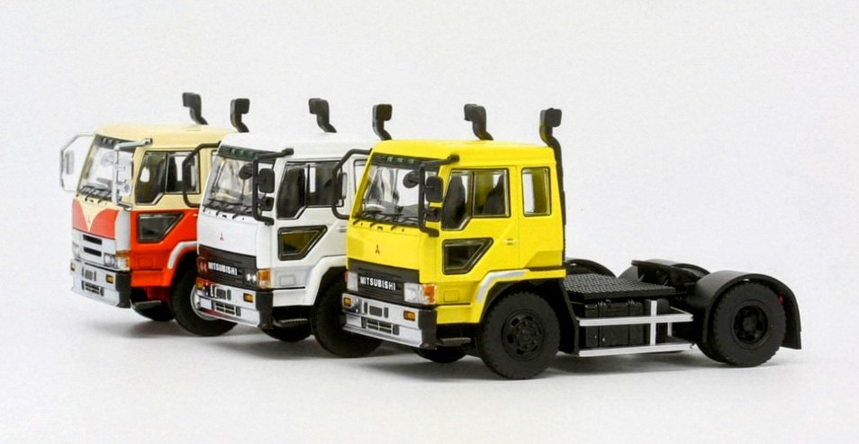 こんにちは😊 三菱ふそう ザ・グレートが予約開始になり オレンジ色